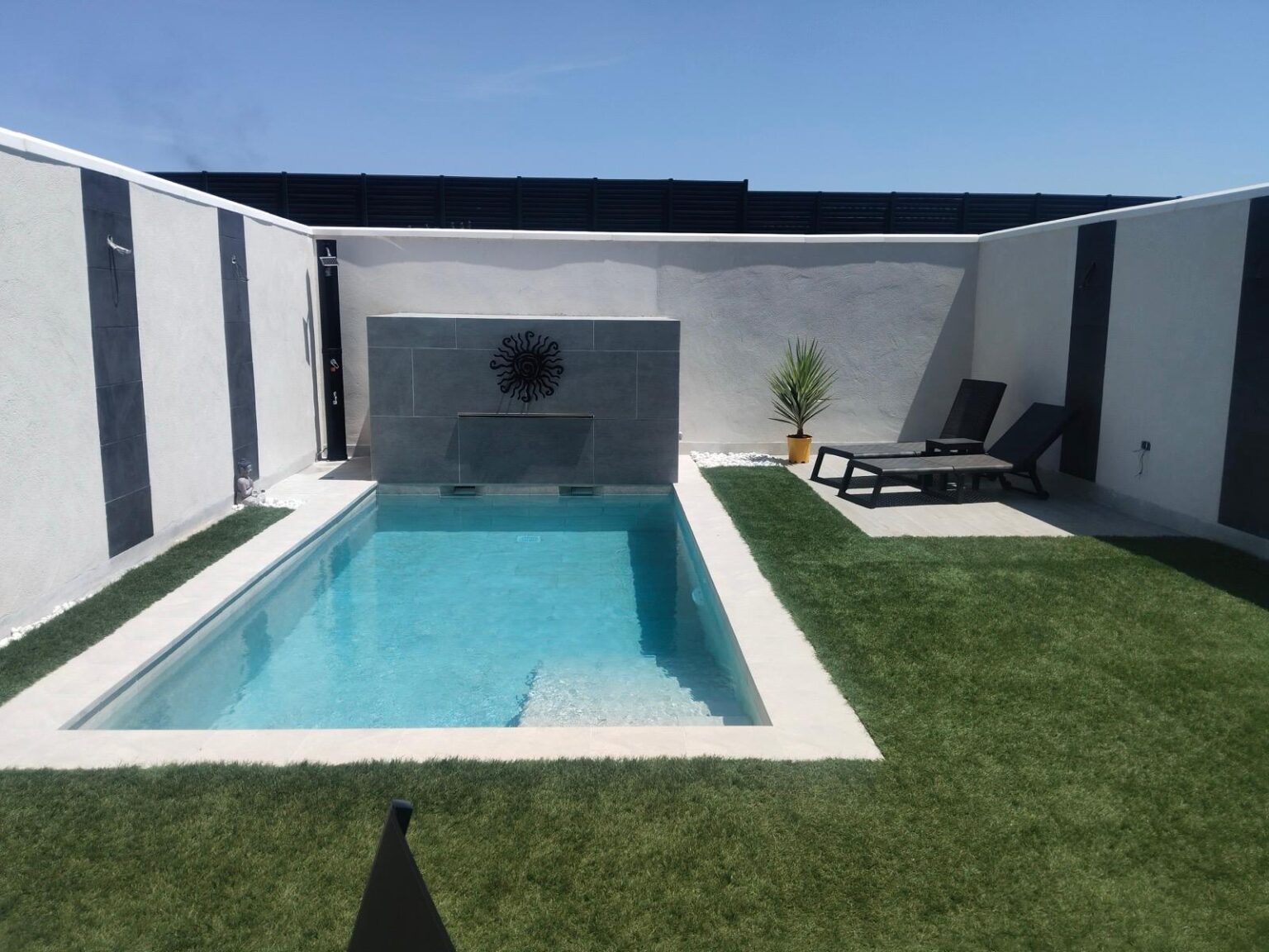 Diseño e instalación de piscinas de obra para viviendas particulares en Las Rozas, Brunete y alrededores
